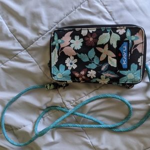 Kavu printed crossbody wallet.